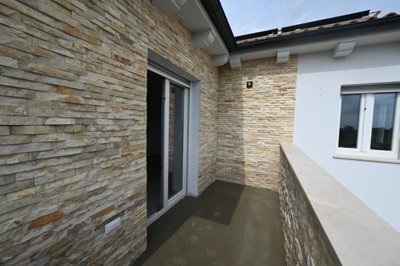 108083-476575