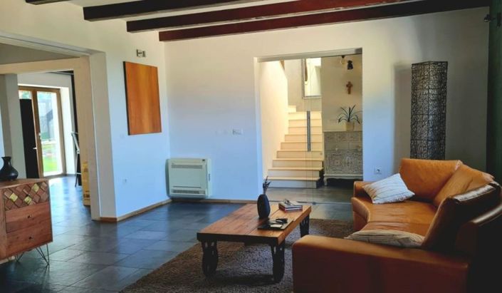 Image No.10-3 Bed Property for sale