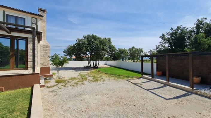 Image No.15-3 Bed Property for sale