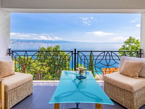 Image No.4-12 Bed Property for sale