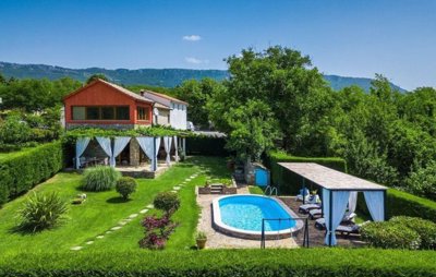 1 - Buzet, Property