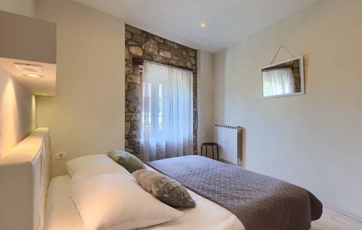 Image No.16-2 Bed Property for sale