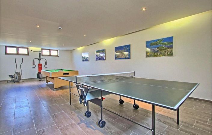 Image No.13-4 Bed Property for sale