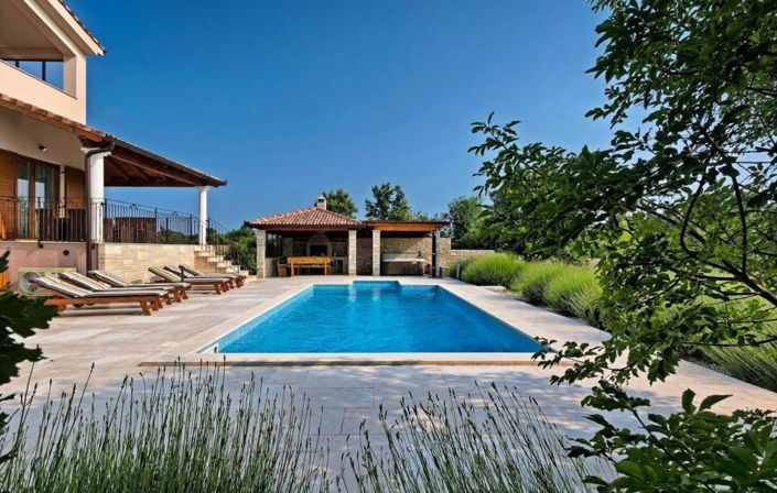 Image No.4-4 Bed Property for sale