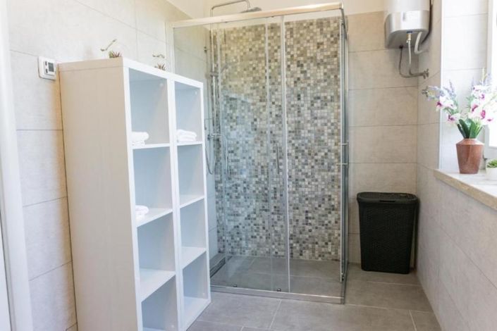 Image No.13-3 Bed Property for sale