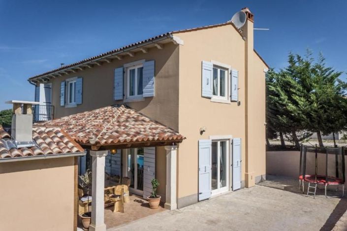 Image No.8-3 Bed Property for sale