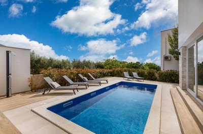 1 - Fažana, Property