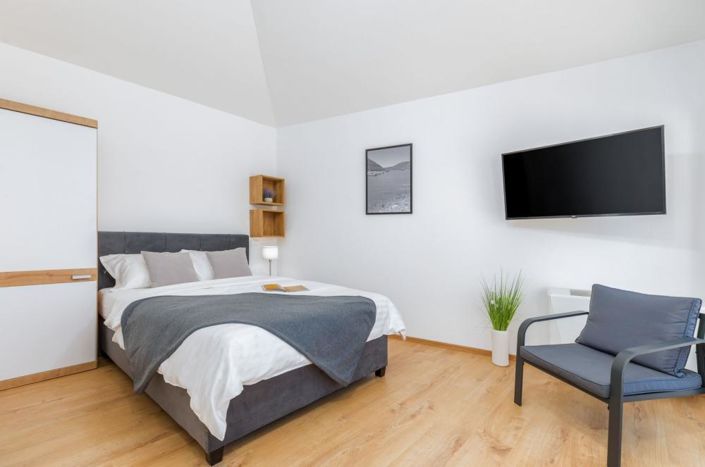 Image No.18-5 Bed Property for sale