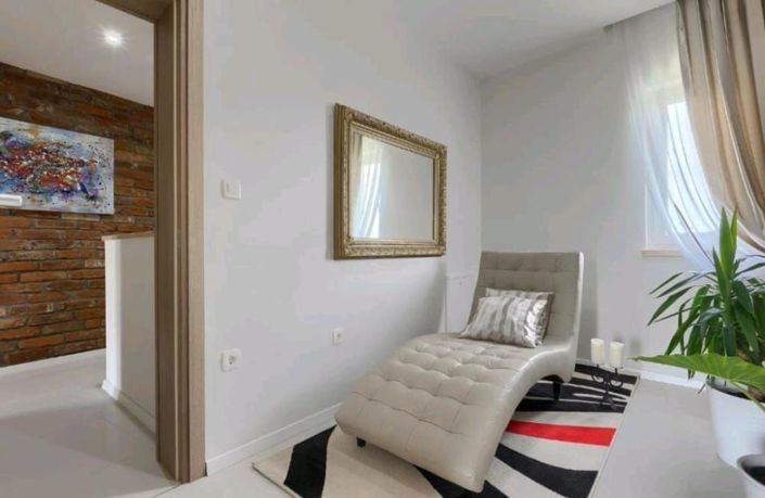 Image No.23-3 Bed Property for sale