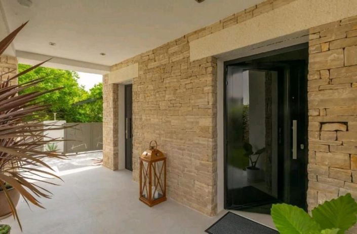 Image No.6-3 Bed Property for sale