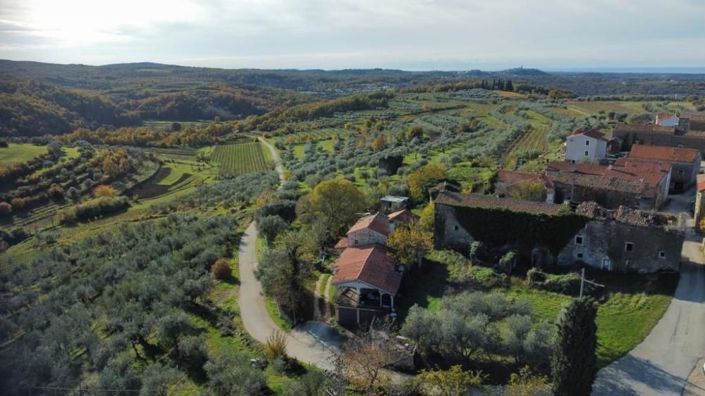 Image No.21-25 Bed Property for sale