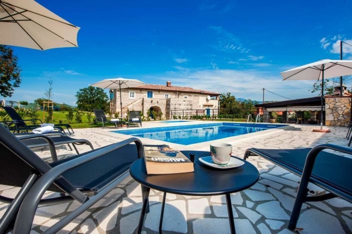 Image No.1-Propriété de 4 chambres à vendre à Kršan