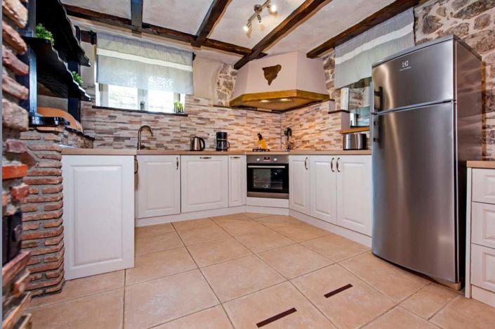 Image No.10-4 Bed Property for sale