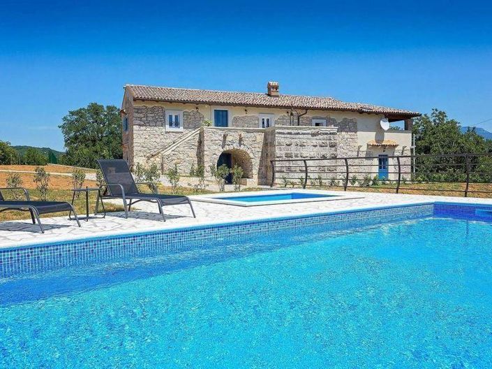 Image No.2-Propriété de 4 chambres à vendre à Kršan