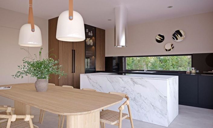 Image No.7-4 Bed Property for sale