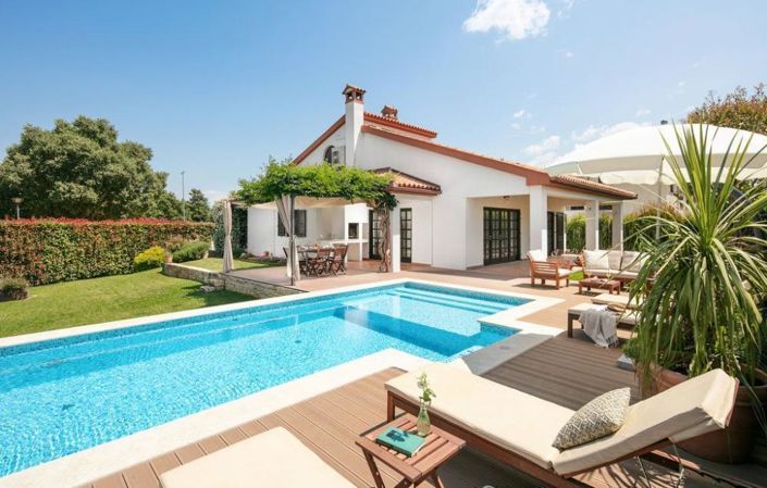 Image No.1-4 Bed Property for sale