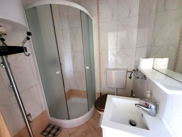 Image No.22-5 Bed Property for sale