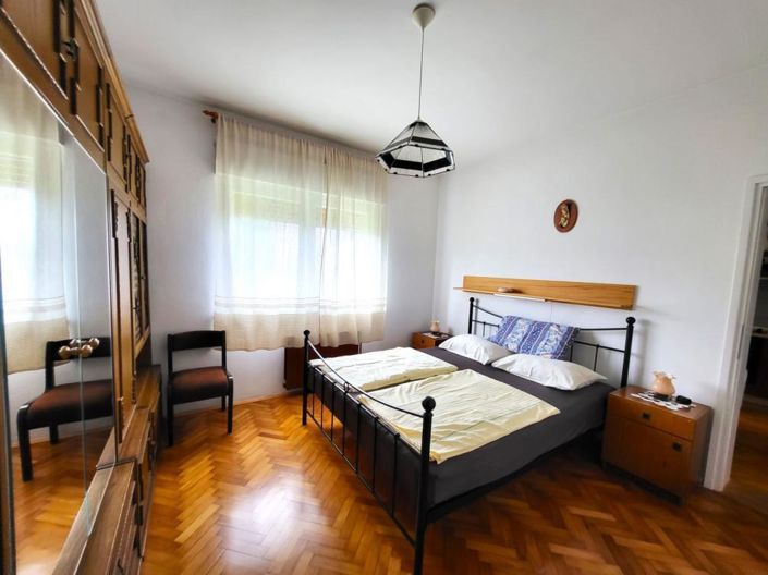 Image No.23-5 Bed Property for sale