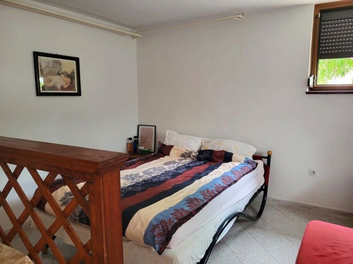 Image No.25-5 Bed Property for sale