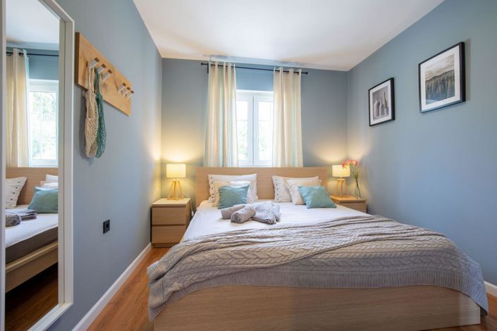 Image No.10-5 Bed Property for sale