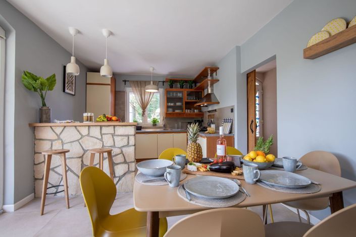 Image No.14-5 Bed Property for sale