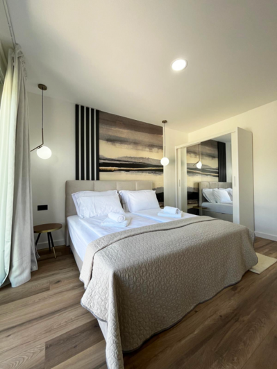 Image No.12-3 Bed Property for sale