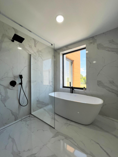 Image No.15-3 Bed Property for sale