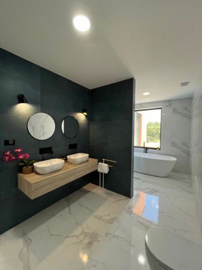 Image No.20-3 Bed Property for sale