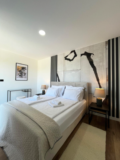 Image No.22-3 Bed Property for sale