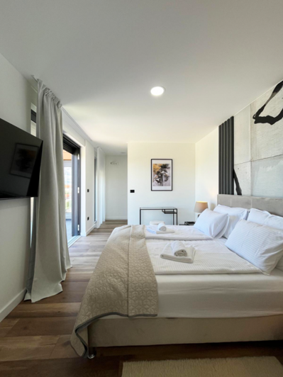 Image No.23-3 Bed Property for sale