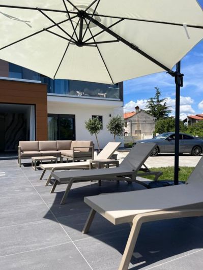 Image No.5-3 Bed Property for sale