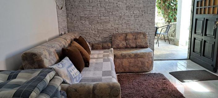 Image No.14-5 Bed Property for sale