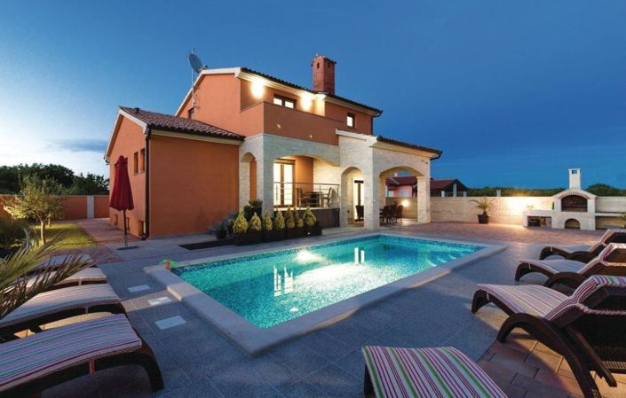 Image No.2-4 Bed Property for sale