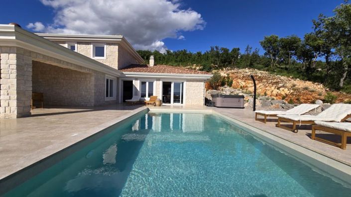 Image No.6-4 Bed Property for sale