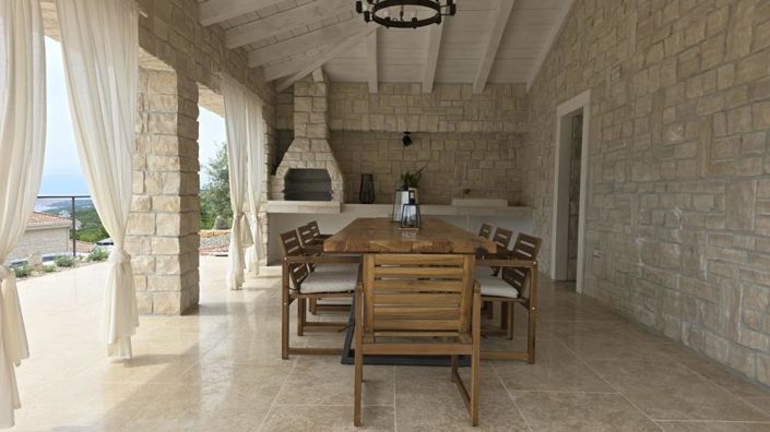 Image No.8-4 Bed Property for sale