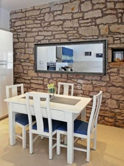 Image No.12-2 Bed Property for sale