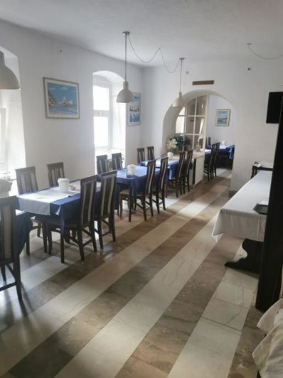 Image No.3-19 Bed Property for sale