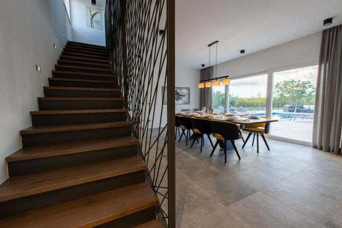 Image No.13-4 Bed Property for sale