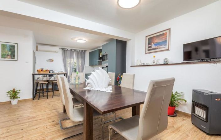 Image No.14-4 Bed Property for sale