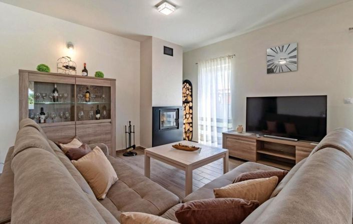 Image No.16-4 Bed Property for sale