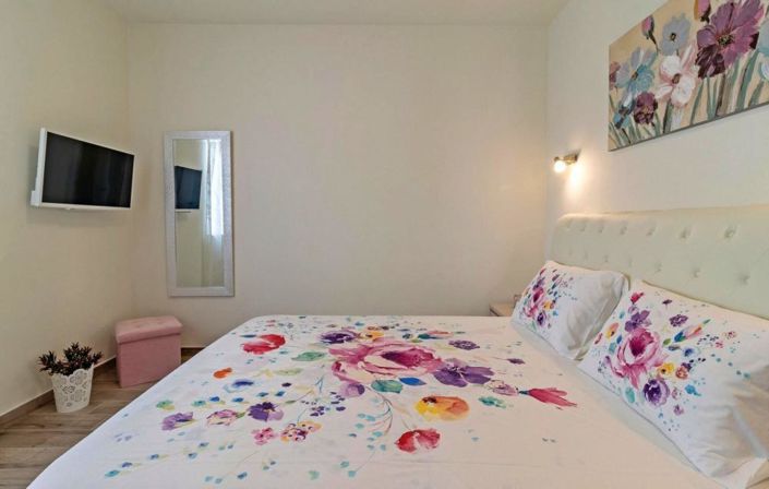 Image No.20-4 Bed Property for sale