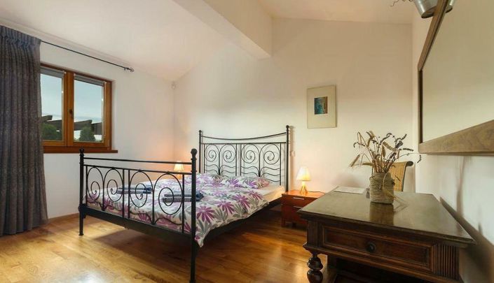 Image No.14-4 Bed Property for sale