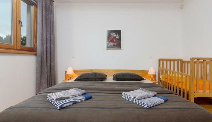 Image No.18-4 Bed Property for sale