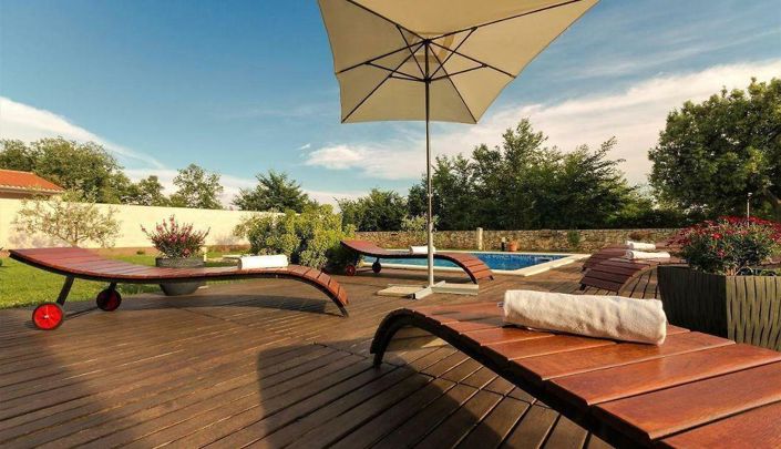 Image No.19-4 Bed Property for sale