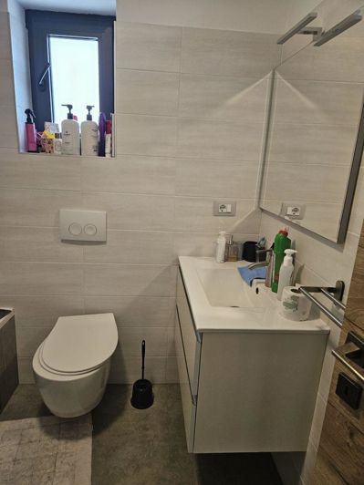 Image No.12-3 Bed Property for sale