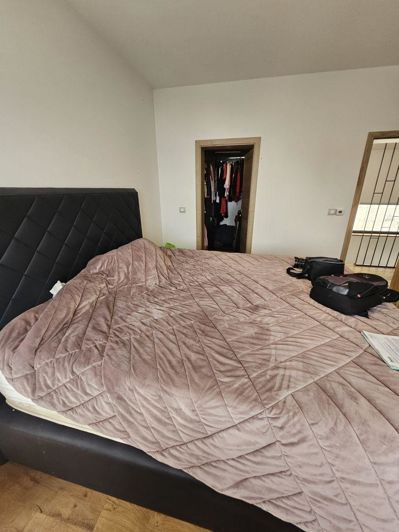 Image No.19-3 Bed Property for sale