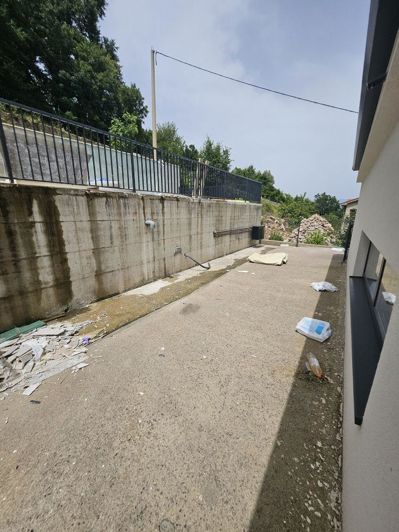 Image No.22-3 Bed Property for sale