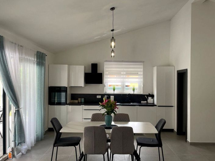 Image No.15-3 Bed Property for sale