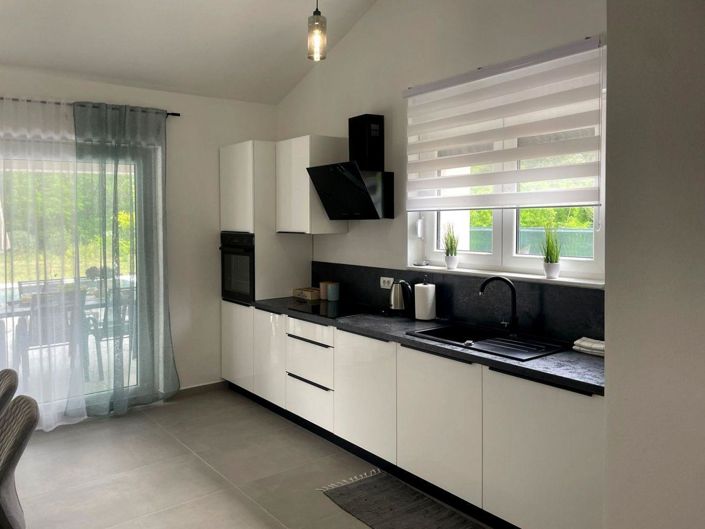 Image No.16-3 Bed Property for sale