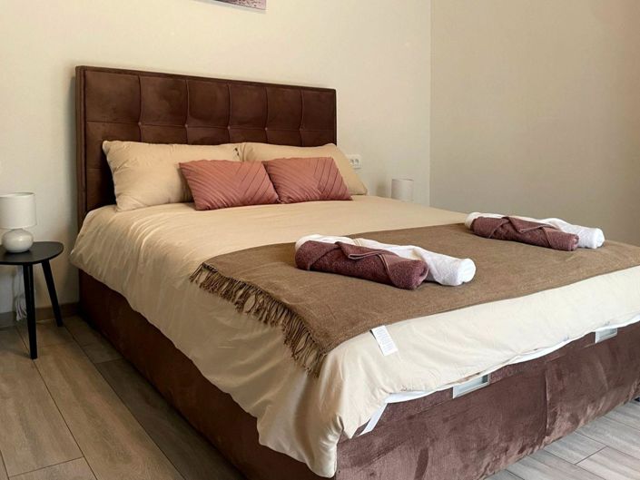 Image No.19-3 Bed Property for sale